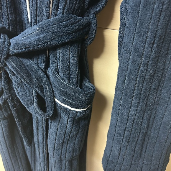 2/$75💥- ROBE | Men’s Majestic International Robe size L-XL - Picture 4 of 4